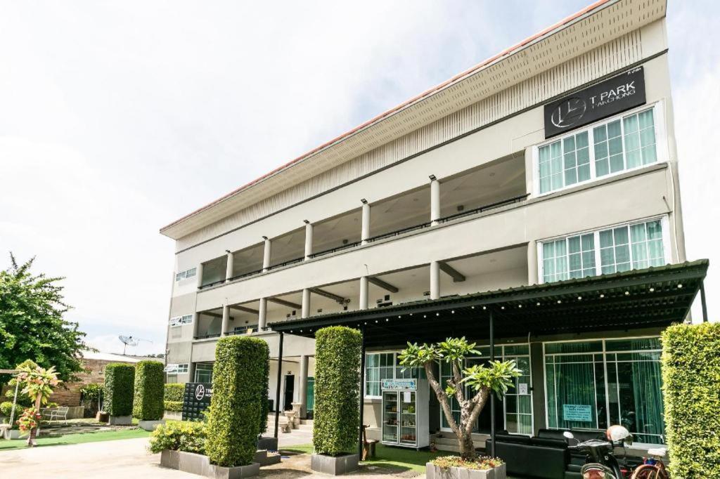 Hotel Oyo 75305 T Park Pak Chong Mu Si Zewnętrze zdjęcie